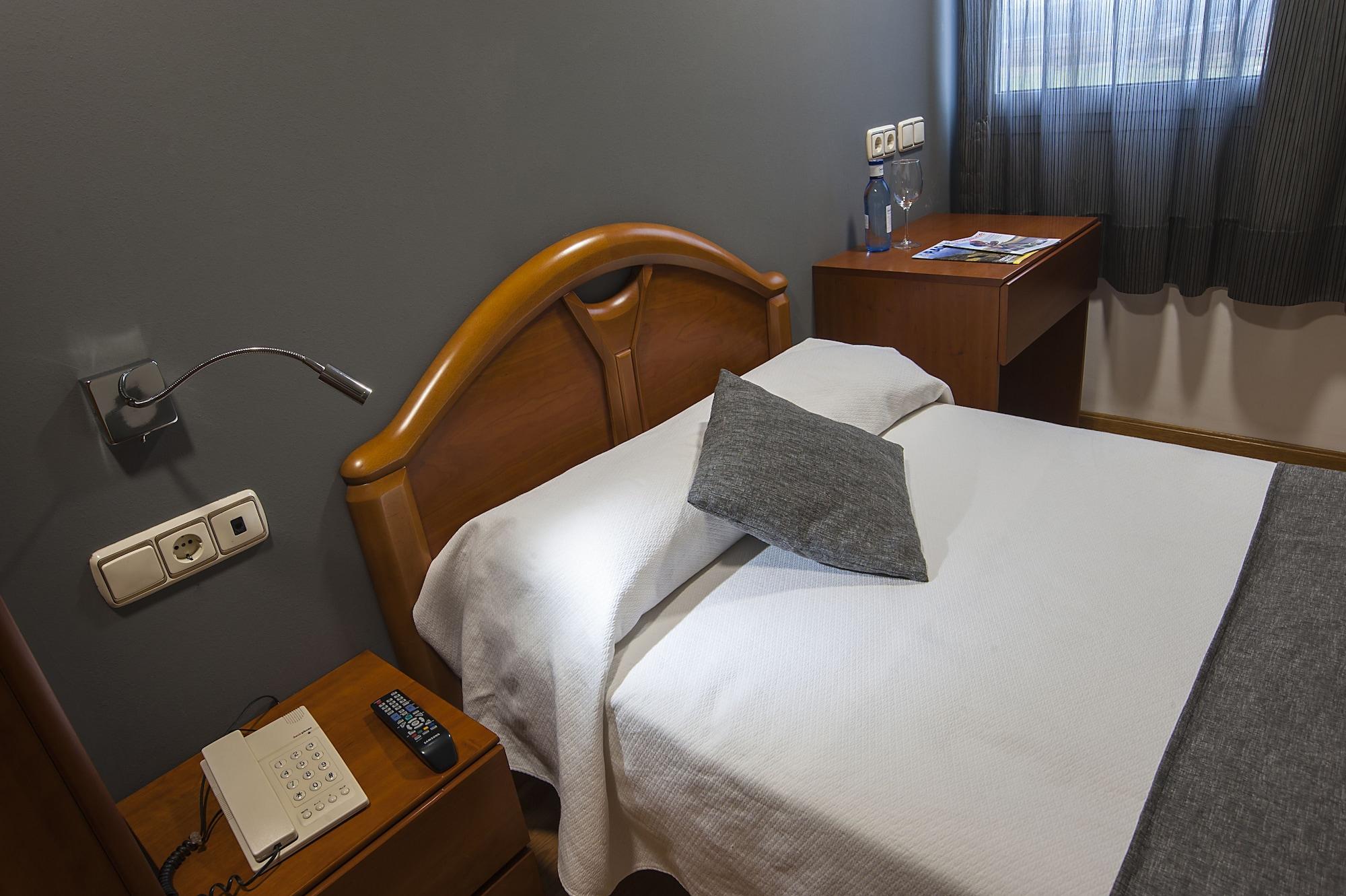 Iraipe Izaga Hostal Noáin Eksteriør bilde