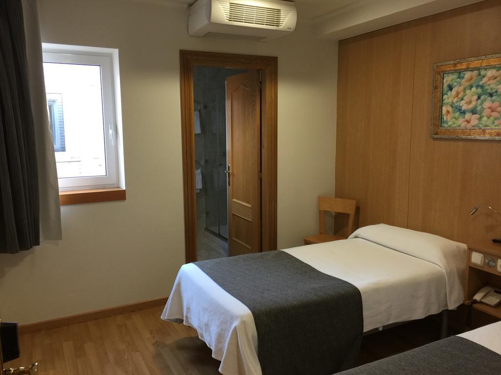 Iraipe Izaga Hostal Noáin Eksteriør bilde